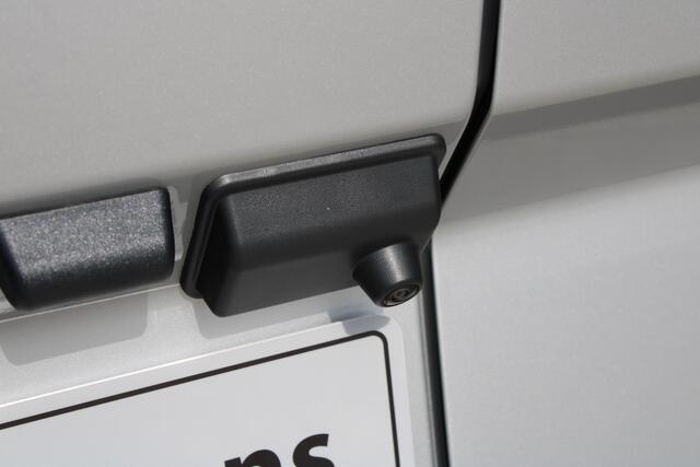 Ford TRANSIT CUSTOM 320 2.0 TDCI L2H1 Trend DC 136pk - 5 zits - Elek Trekhaak - LED - Stoelverwarming - Carplay/Android - Rijklaar