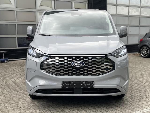 Ford TRANSIT CUSTOM E-Transit 340 L2H1 Limited 65 kWh 218pk! Inklapbare Trekhaak + 2300kg Trekgewicht, 329KM WLTP, 17'' LM, Achteruitrijcamera, Apple Carplay, Stoel+Voorruitverwarming! 0,99% FIN LEASE!