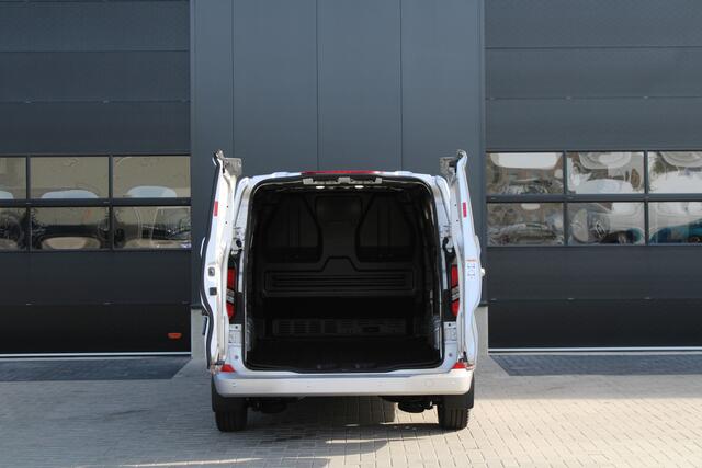 Ford TRANSIT CUSTOM 320 2.0 TDCI L2H1 Limited 170pk - Adaptive Cruise - Blind spot - Navigatie - Camera - Draadloos laden - Stoelverwarming - Rijklaar