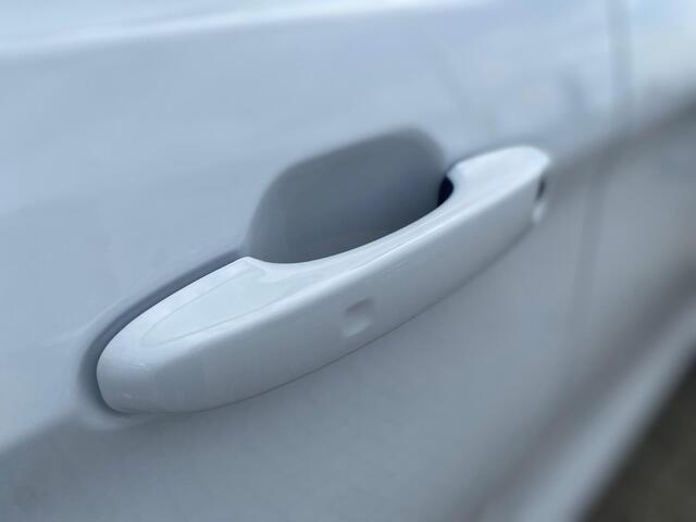 Ford TRANSIT CUSTOM Limited 320 2.5 PHEV L2H1 8-weg verstelbare verwarmbare passagiersstoel | 13 polige trekhaak met Trailer Sway Control | Volwaardig reservewiel | 17 inch lichtmetalen velgen (Carbonised Grey) | AGM accu | PHEV 1-fase oplaadkabel 10m