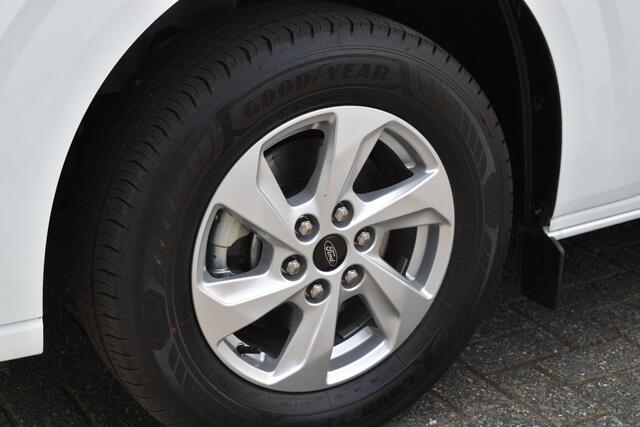 Ford TRANSIT CUSTOM E-Transit 340 L2H1 Limited 65kWh 136pk! Achteruijrijcam. / Trekhaak+2300kg Trekgewicht / Clima / Stoelverw+Stoelverw+Voorruitverw. / Lichtmetaal / Direct leverbaar / 0,99% Fin lease