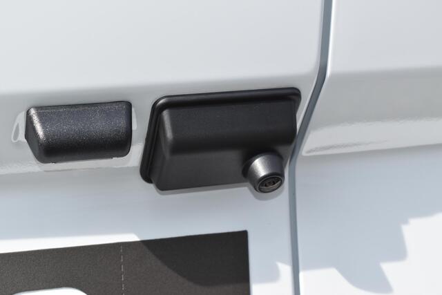 Ford TRANSIT CUSTOM E-Transit 340 L2H1 Limited 65kWh 136pk! Achteruijrijcam. / Trekhaak+2300kg Trekgewicht / Clima / Stoelverw+Stoelverw+Voorruitverw. / Lichtmetaal / Direct leverbaar / 0,99% Fin lease