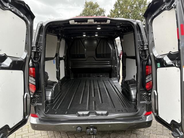 Ford TRANSIT CUSTOM 320 2.0 TDCI L2H1 Limited | SCI |136pk | Trekhaak | Stoel- & Stuurwielverwarming | Navigatie | LM Velgen | Doorschuifluik | Passagiersbank |