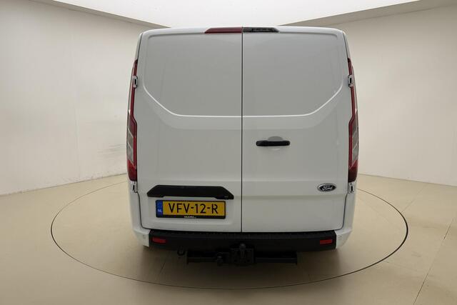 Ford TRANSIT CUSTOM 280 2.0 TDCI L1H1 Trend | Achteruitrijcamera | Navigatie | Trekhaak | Laadruimte afwerking | 3 zitplaatsen | Airco | Dodehoek detectie | Parkpilot
