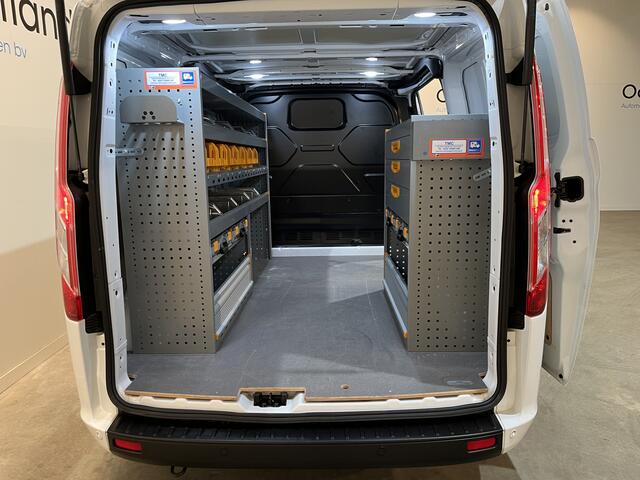 Ford TRANSIT CUSTOM 340 L1H1 PHEV Trend Automaat / Euro 6 / Servicebus / Inrichting / Airco / Cruise Control / Camera / CarPlay / Klep / 3-Zits / 18.000 KM !!