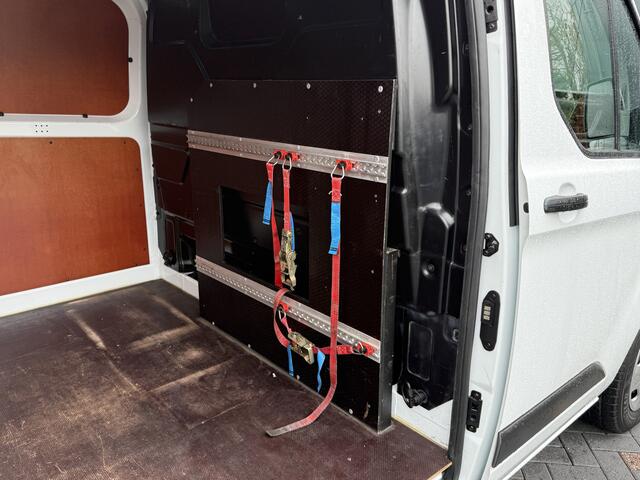 Ford TRANSIT CUSTOM 2.0 TDCI 130 PK AUTOMAAT / L2H1 / TREND / TREKHAAK / CRUISE / CAMERA / NAVI / LED