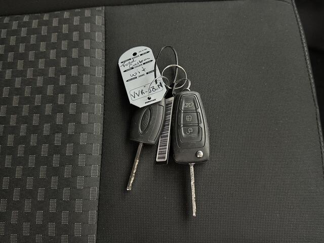 Ford TRANSIT CUSTOM 2.0TDCI 130PK Dubbele Cabine | Navigatie | Camera | 6-Peroons | Trekhaak | Dakdragers