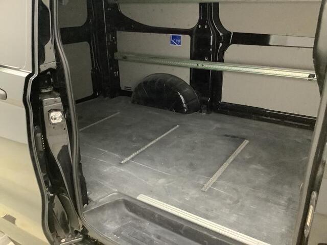 Ford TRANSIT CUSTOM 320 2.0 TDCI L1H1 Trend 136pk | Adaptieve Cruise | SYNC 4 Navigatie | Stoelverwarming | LED Koplampen | Verlengde fabrieksgarantie tot 09-2028