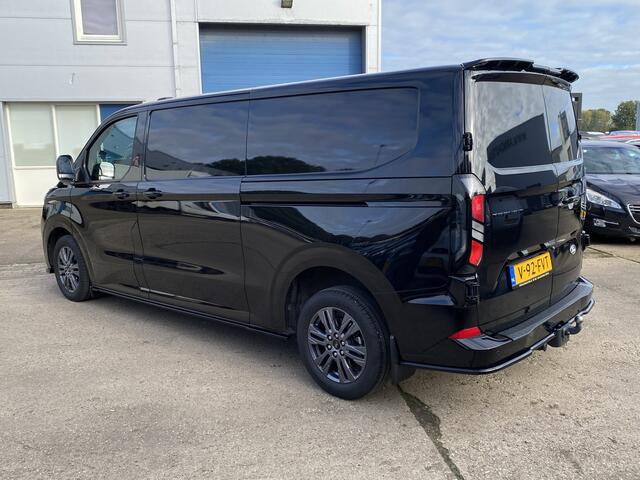 Ford TRANSIT CUSTOM 300 2.0 TDCI 170 PK AUTOMAAT L2H1 LIMITED, VOL OPTIES, 3 PERSOONS, L+R SCHUIFDEUR, STUUR+STOELVERWARMING, AIRCO(CLIMA), CAMERA, CRUISE CONTROL, GROOT NAVI-/MULTIMEDIA, KEYLESS, LED, LM-VELGEN, CHAMELEON VOORRUIT, SPOILER PAKKET, TREKHAAK, BPM VRIJ!!!