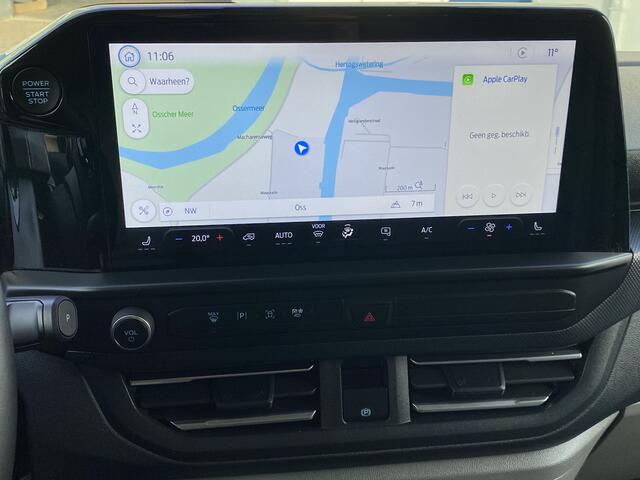 Ford TRANSIT CUSTOM 300 2.0 TDCI 170 PK AUTOMAAT L2H1 LIMITED, VOL OPTIES, 3 PERSOONS, L+R SCHUIFDEUR, STUUR+STOELVERWARMING, AIRCO(CLIMA), CAMERA, CRUISE CONTROL, GROOT NAVI-/MULTIMEDIA, KEYLESS, LED, LM-VELGEN, CHAMELEON VOORRUIT, SPOILER PAKKET, TREKHAAK, BPM VRIJ!!!