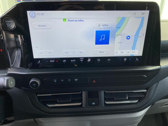 Ford TRANSIT CUSTOM 300 2.0 TDCI 170 PK AUTOMAAT L2H1 LIMITED, VOL OPTIES, 3 PERSOONS, L+R SCHUIFDEUR, STUUR+STOELVERWARMING, AIRCO(CLIMA), CAMERA, CRUISE CONTROL, GROOT NAVI-/MULTIMEDIA, KEYLESS, LED, LM-VELGEN, CHAMELEON VOORRUIT, SPOILER PAKKET, TREKHAAK, BPM VRIJ!!!