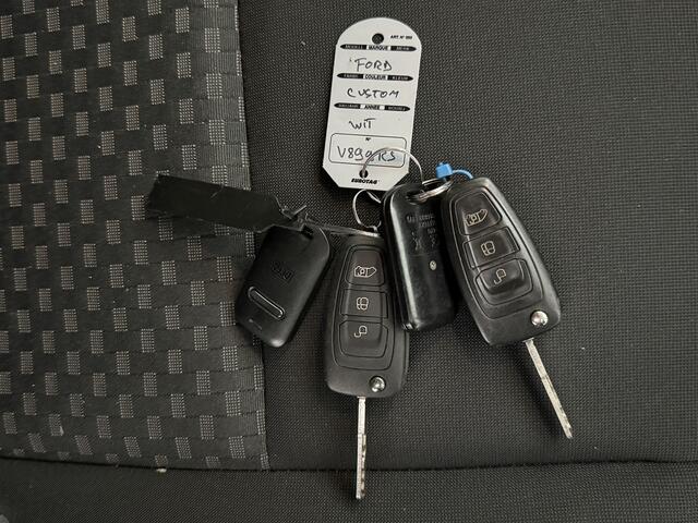 Ford TRANSIT CUSTOM 2.0TDCI Kastinrichting | Trekhaak | Airco | Cruise | Navigatie | Camera | Betimmering | Alarmsysteem