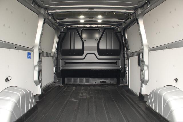 Ford TRANSIT CUSTOM E-Transit 340 L2H1 Limited 71 kWh 218pk Automaat | Trekgewicht 2300kg | LED | Carplay | Keyless | Camera | Cruise | Stoel+Stuurvwer. | Lease 735,- p/m