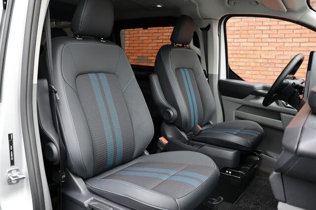 Ford TRANSIT CUSTOM 320 2.5 PHEV Sport DC | Dubbel Cabine | Plug in Hybride | ACC | Blind Spot | Navigatie | CarPlay | 360 Camera | Stoelverwarming | Stuurwielverwarming | Lane Assist | L+R Schuifdeur