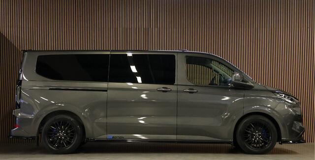 Ford TRANSIT CUSTOM 320 2.0 TDCI L2H1 Sport AWD DC | Dubbel Cabine | Elekrische schuifdeuren | ACC | 360 Camera | Blind spot | Elek. Trekhaak | Navigatie | CarPlay | Stoel- en stuurwielverwarming | Middenconsole | 5-Zitter | 4x4 | BPM VRIJ