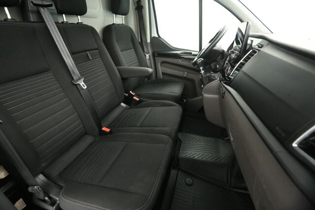 Ford TRANSIT CUSTOM 2.0 TDCI L2H1 Limited | Airco | Cruise | 3-Zits | 2800KG Trekgew. | Trekh. | Navi | Carplay | Stoelverw. | Parkeersens.