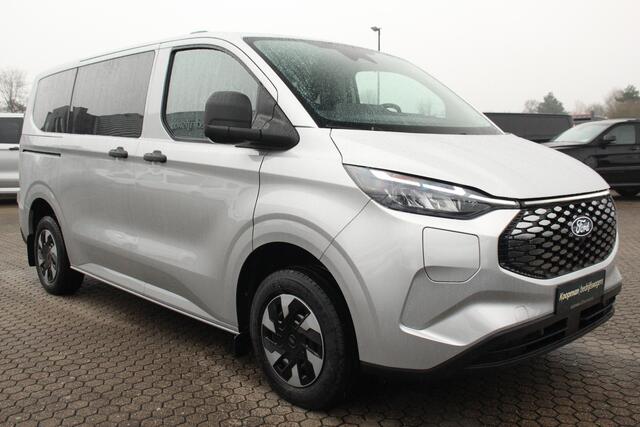 Ford TRANSIT CUSTOM E-Transit 320 L1H1 Kombi | 9 persoons | Trend | 65kWh | 160kW/218pk | Trekgewicht 2300kg | Camera | Carplay/Android | Cruise | Lease 824,- p/m