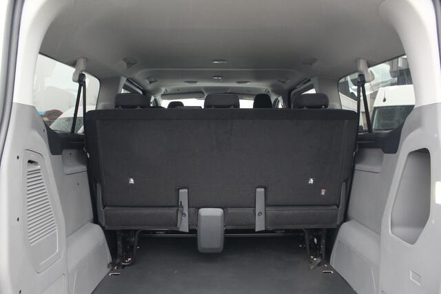 Ford TRANSIT CUSTOM E-Transit 320 L2H1 Kombi | 9 persoons | Trend | 65kWh | 160kW/218pk | Trekgewicht 2300kg | Camera | Carplay/Android | Cruise | Lease 824,- p/m