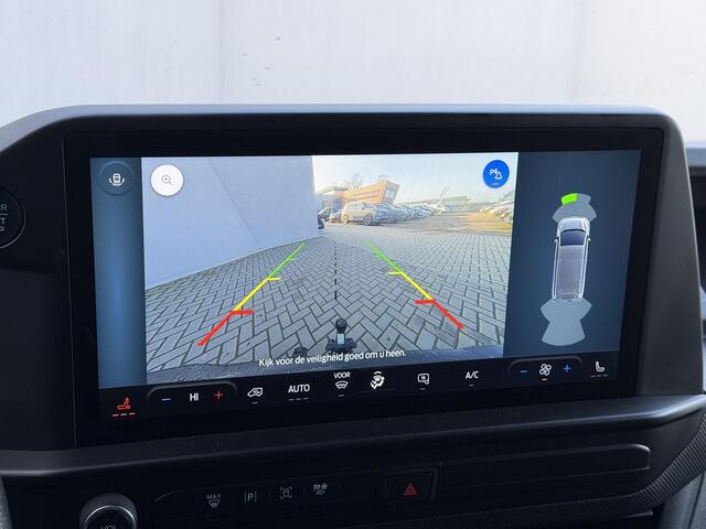 Ford TRANSIT CUSTOM 300 2.0 TDCI L2H1 Trend / Trekhaak / 2740 Kg Trekgewicht / Navigatie via Apple Carplay & Android Auto / Stoel Verwarming / Camera / PDC / Rijstrooksensor met correctie /