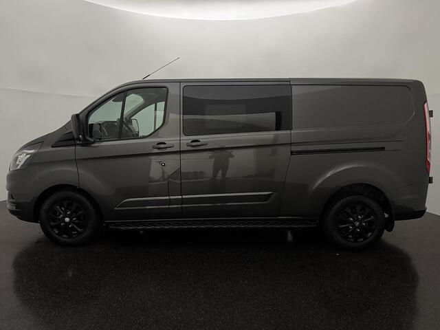 Ford TRANSIT CUSTOM 300 2.0 TDCI L2H1 Limited DC met o.a. Een Achteruitrijcamera, Parkeersensoren, Een Navigatiesysteem, Dodehoek detectie en Een Trekhaak