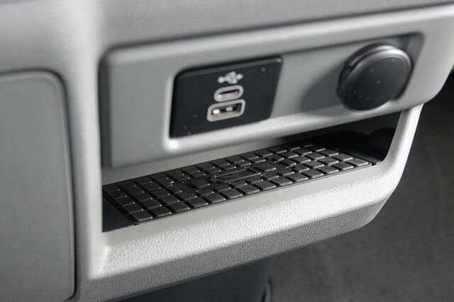 Ford TRANSIT CUSTOM L2H1 170Pk Aut. | Sport | B&O Sound | 360° camera | Trekhaak | Treeplanken | 20''