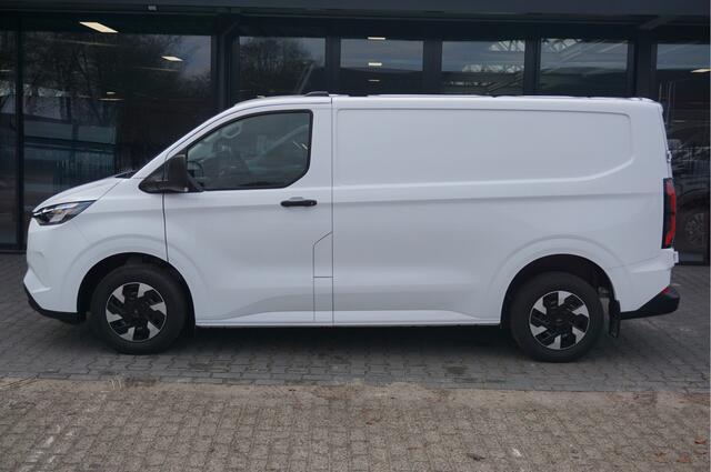 Ford TRANSIT CUSTOM Trend Elek. 64KWH 218PK Trend AUT BPM VRIJ!! Apple CP / Android A, LED, 2300KG Trekgewicht NR. EC04