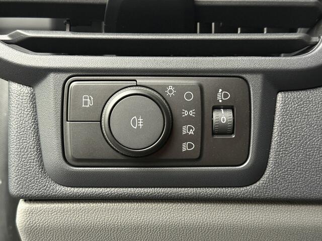 Ford TRANSIT CUSTOM 2.5 PHEV Automaat Lang Limited Kombi | 9-Persoons | 2xSchuifdeur | ¤ 48950,-- incl BPM en excl BTW | Navigatie | Camera | Airco | Privacy Glass | Trekhaak