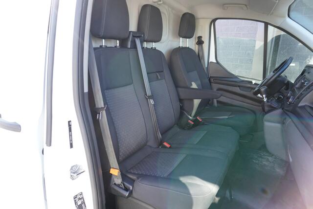 Ford TRANSIT CUSTOM 2.0 TDCI 130PK EURO 6 - Airco - Cruise - PDC - ¤ 19.950,- Excl.