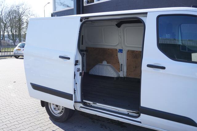 Ford TRANSIT CUSTOM 2.0 TDCI 130PK EURO 6 - Airco - Cruise - PDC - ¤ 19.950,- Excl.