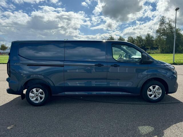 Ford TRANSIT CUSTOM 320 2.0 TDCI L2H1 Trend | Automaat 136pk | SCI | Adaptive cruise control | | 8-weg bestuurderstoel + passagiersbank | Stoelverwarming | Dodehoeksensoren | Navigatie | Elektrisch inklapbare spiegels | 16 inch lichtmetalen velgen | Full LED | Dual-zone clim