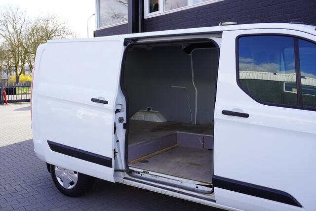 Ford TRANSIT CUSTOM 2.0 TDCI L2 EURO 6 - Airco - Cruise - Trekhaak - ¤ 14.900,- Excl.