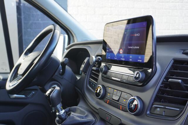 Ford TRANSIT CUSTOM 2.0 TDCI 130PK L2 Dubbele Cabine EURO 6 - Airco - Navi - Cruise - Trekhaak - ¤ 18.950,- Excl.