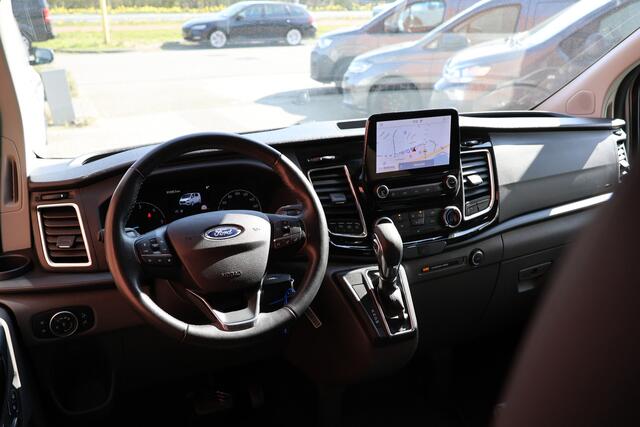 Ford TRANSIT CUSTOM 320 2.0 TDCI 170 PK L2H1 Limited DC | Dubbel Cabine | ACC | BLIS | Elek stoelen | Lederen bekleding | CarPlay | Camera | Navigatie | Trekhaak | DAB | Stoelverwarming | Nieuwe APK | 5-Zitter