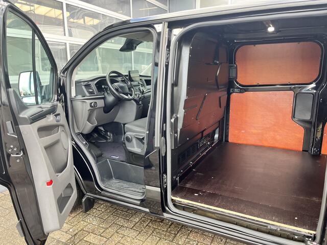 Ford TRANSIT CUSTOM 300 2.0 TDCI L2H1 Dubbele schuifdeur Airco Cruise control 3-Persoons Telefoonverbinding Navigatiesysteem Achterruitrij camera Parkeersensoren voor en achter Schuifdeur Euro 6