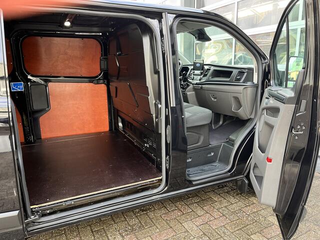 Ford TRANSIT CUSTOM 300 2.0 TDCI L2H1 Dubbele schuifdeur Airco Cruise control 3-Persoons Telefoonverbinding Navigatiesysteem Achterruitrij camera Parkeersensoren voor en achter Schuifdeur Euro 6