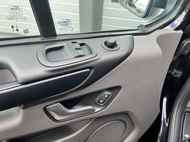 Ford TRANSIT CUSTOM 300 2.0 TDCI L2H1 Dubbele schuifdeur Airco Cruise control 3-Persoons Telefoonverbinding Navigatiesysteem Achterruitrij camera Parkeersensoren voor en achter Schuifdeur Euro 6