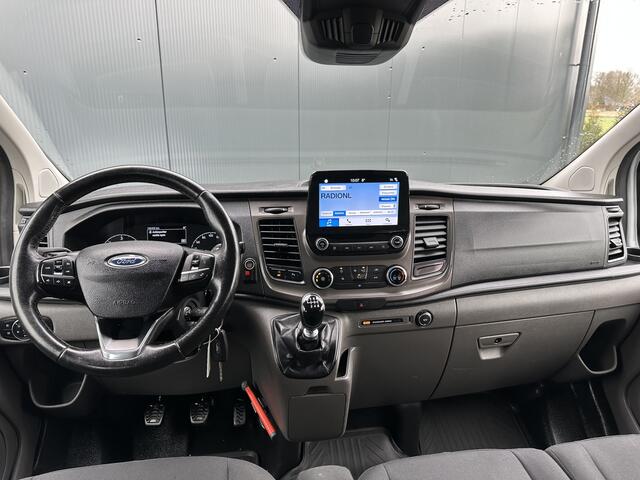 Ford TRANSIT CUSTOM 2.0 TDCI / L2H1 / DUBBEL CABINE / 1e EIG. / TREKHAAK / IMPERIAAL / CAMERA / CRUISE / 6 PERSOONS