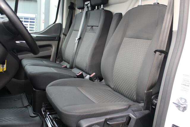 Ford TRANSIT CUSTOM 300 2.0-130PK TDCI L1H1 Trend AUTOMAAT ! Erg nette Transit Custom automaat ! Achterdeuren, Schuifdeur L+R, PDC V+A, Camera, Bijrijdersbank, Stoel- en voorraamverwarming, flitslichten v+a en dak