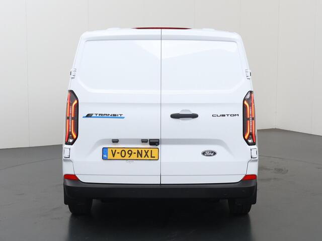 Ford TRANSIT CUSTOM E-Transit 320 | L1 H1 | TREND | 65 kWh | 328 KM RANGE | CLIMATE CONTROL | CARPLAY / ANDROID AUTO | STOELVERWARMING | SPIEGEL VERWARMING | ACHTERUITRIJCAMERA | VOORRUITVERWARMING | LAADRUIMTE PAKKET | VOORBEREIDING 2300 KG TREKHAAK