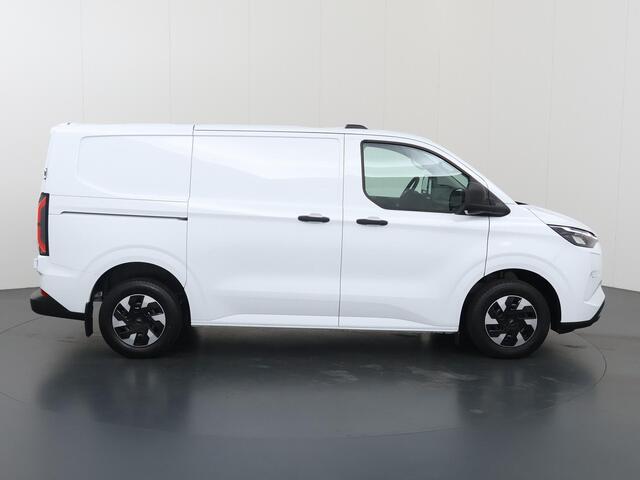 Ford TRANSIT CUSTOM E-Transit 320 | L1 H1 | TREND | 65 kWh | 328 KM RANGE | CLIMATE CONTROL | CARPLAY / ANDROID AUTO | STOELVERWARMING | SPIEGEL VERWARMING | ACHTERUITRIJCAMERA | VOORRUITVERWARMING | LAADRUIMTE PAKKET | VOORBEREIDING 2300 KG TREKHAAK