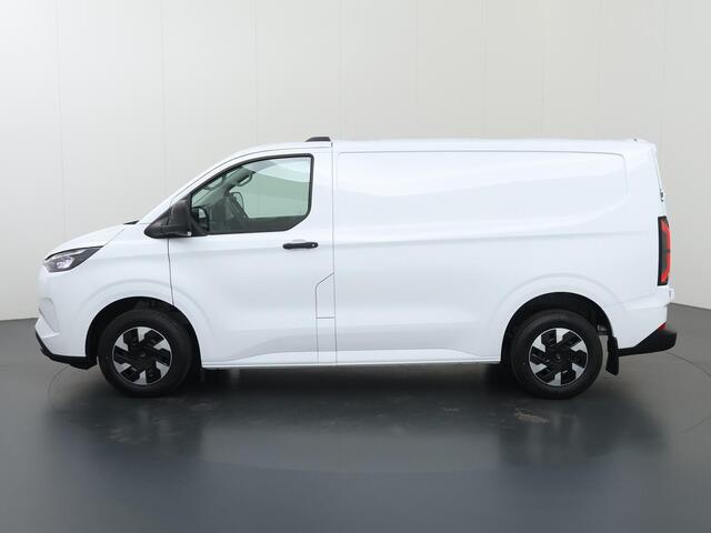 Ford TRANSIT CUSTOM E-Transit 320 | L1 H1 | TREND | 65 kWh | 328 KM RANGE | CLIMATE CONTROL | CARPLAY / ANDROID AUTO | STOELVERWARMING | SPIEGEL VERWARMING | ACHTERUITRIJCAMERA | VOORRUITVERWARMING | LAADRUIMTE PAKKET | VOORBEREIDING 2300 KG TREKHAAK
