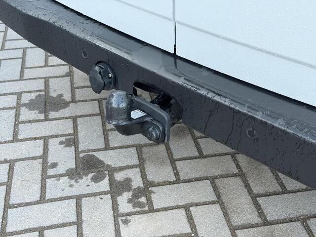 Ford TRANSIT CUSTOM 300 2.0 TDCI L2H1 Trend / Trekhaak / Dubbele schuifdeur / 2740 Kg Trekgewicht / Navigatie via Apple Carplay & Android Auto / Stoel Verwarming / Camera / PDC / Rijstrooksensor met correctie /