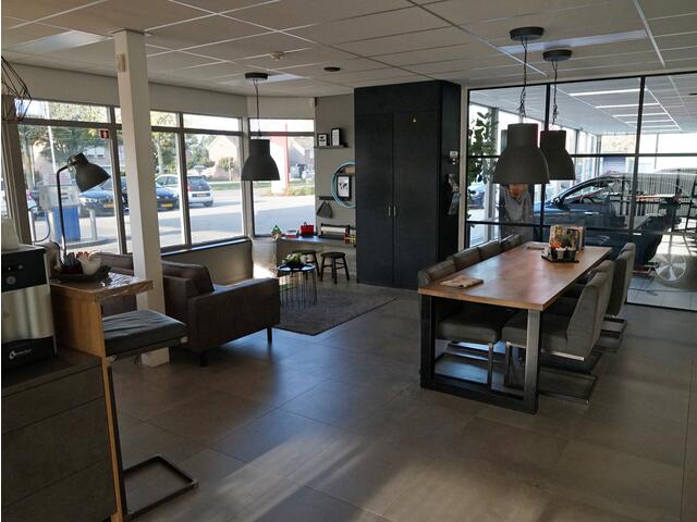 Ford TRANSIT CUSTOM E-Transit 340 L2H1 Sport 71 kWh Trekhaak 2.3T, Carplay, Elektrische stoel Verwacht