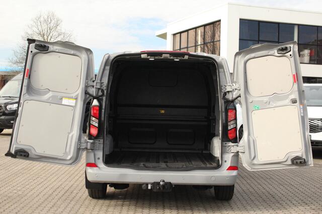 Ford TRANSIT CUSTOM 300 2.0TDCI 136pk L2H1 Limited DC | Trekhaak | Driver Assist | Keyless | Carplay/Android | Lease 663,- p/m