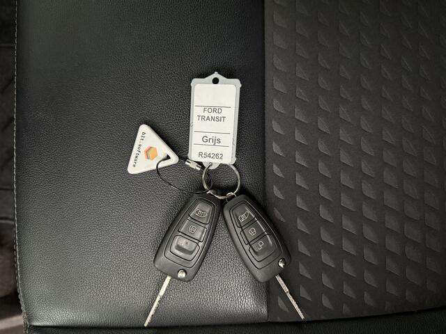 Ford TRANSIT CUSTOM 2.0TDCi 170PK Automaat Dubbele Cabine Sport | 2xSchuifdeur | Multimedia | Camera | Trekhaak