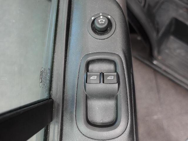 Ford TRANSIT CUSTOM 300 2.0 TDCI L2H1 Trend Automaat Airco Navi Cruisecontrol Camera Parkeersensoren Trekhaak