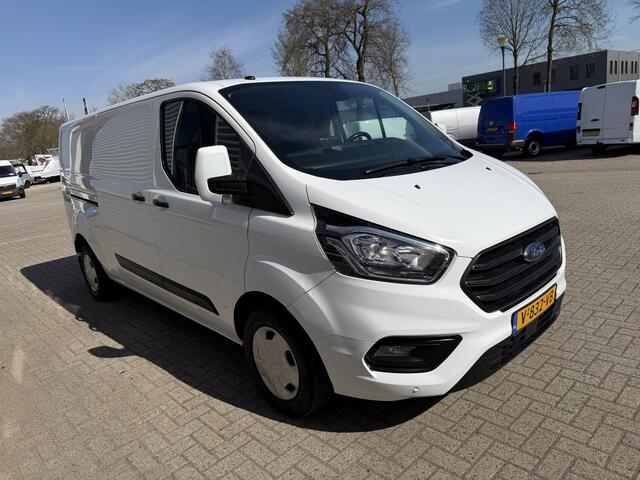 Ford TRANSIT CUSTOM 300 2.0 TDCI 130pk L2H1 Trend / euro 6 / vaste prijs rijklaar ¤ 12.950 ex btw / lease vanaf ¤ 218 / airco / cruise / navigatie / camera / trekhaak 2700 kg !