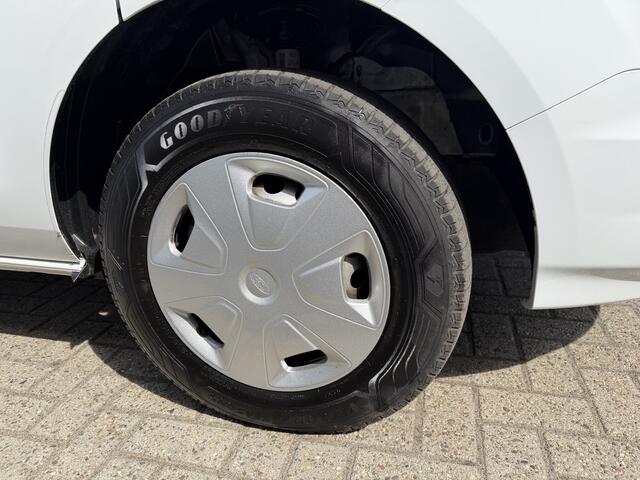 Ford TRANSIT CUSTOM 300 2.0 TDCI 130pk L2H1 Trend / vaste prijs rijklaar ¤ 17.950 ex btw / ingerichte laadruimte / euro 6 / bpm vrij / trekhaak 2800 kg / airco / cruise / navigatie / camera !