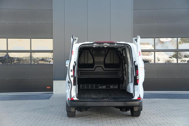 Ford TRANSIT CUSTOM 300 2.0 TDCI L2H1 Trend 136pk - Airco - Cruise - Carplay - LED - Rijklaar