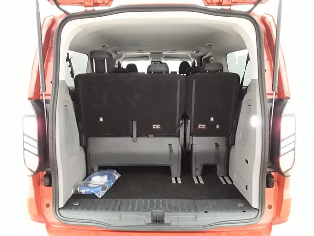 Ford TRANSIT CUSTOM Tourneo 340 2.5 PHEV L2H1 Titanium 9 zitter 233 PK LED Leder Trekhaak Stuurverwarming Stoelverwarming Camera